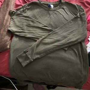 H&M Olive sz Medium Long Sleeve Crewneck Shirt